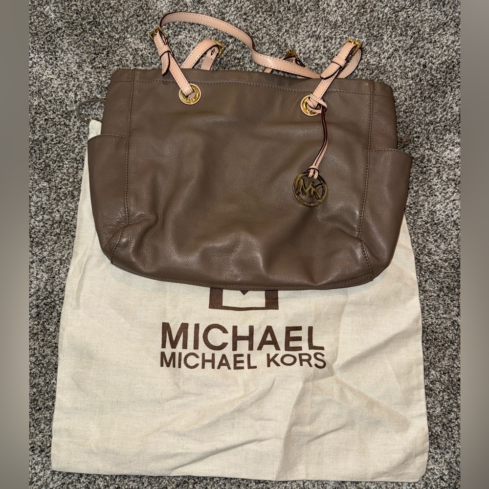 Michael Kors Large Shopper Tote in Luggage